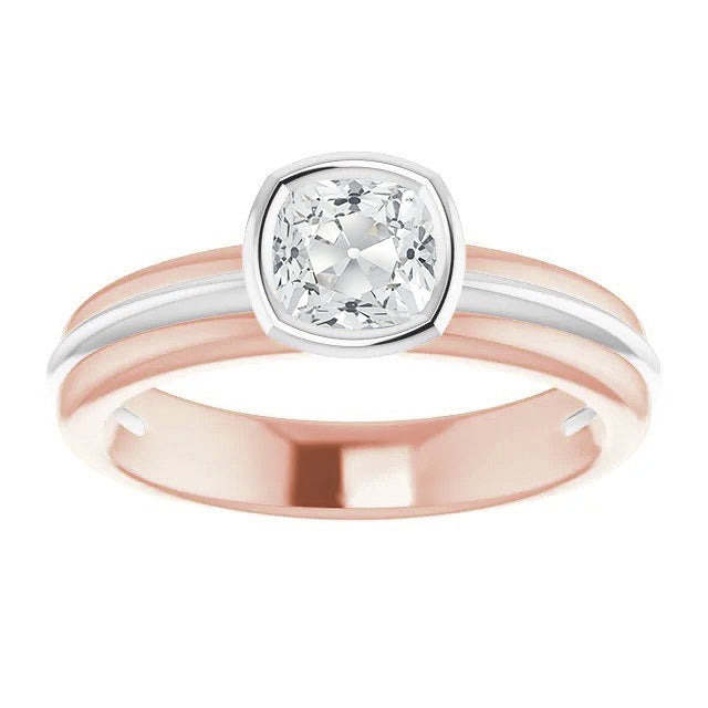 Zweifarbiges Solitär-Ringkissen mit Altschliff-Echt Diamant-Lünetten-Set 2.20 Karat