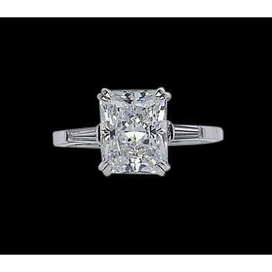 3,11 ct. Radiant Center Aus der Erde Abgebauter Natürlicher Diamant 3-Stein-Jubiläumsring