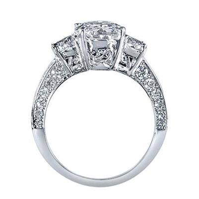 4.51 Karat Oval Aus der Erde Abgebauter Natürlicher Diamant Drei Steine Stil Verlobungsring Weißgold