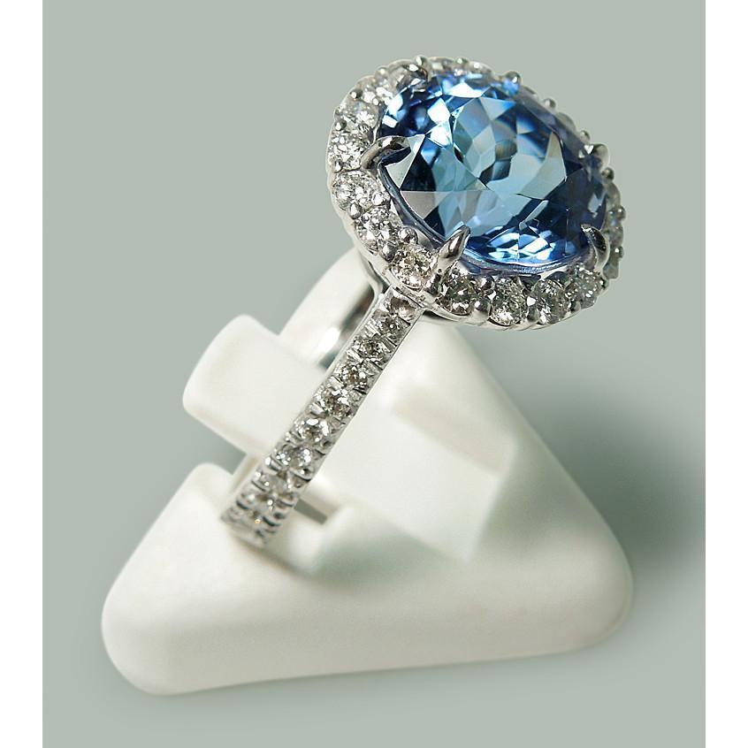 6 ct. Runder Tansanit & Aus der Erde Abgebauter Natürlicher Diamanten Solitär mit Akzenten Ring WG 14K
