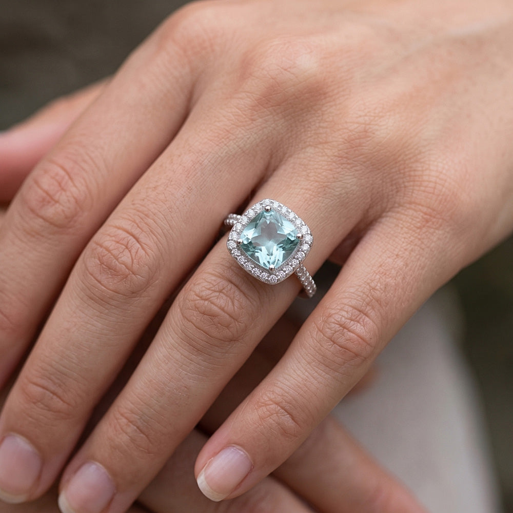 1.91 Karat Blaues Kissen Halo Center Edelsteinring Weißgold 14K