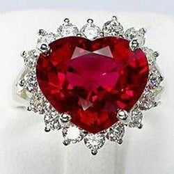 10,75 Karat herzförmiger roter AAA-Rubin mit echtem Diamantring