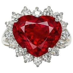 12.75 ct Herzförmiger roter Rubin-Aus der Erde Abgebauter Natürlicher Diamant-Ring Weißgold 14K Neu