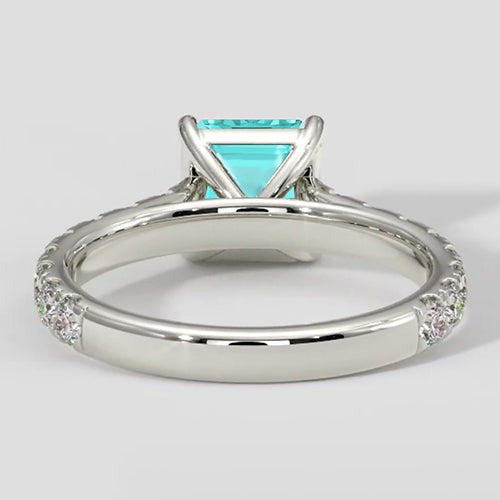 1,75 Karat Asscher Paraiba Ring mit Pavé-Fassung