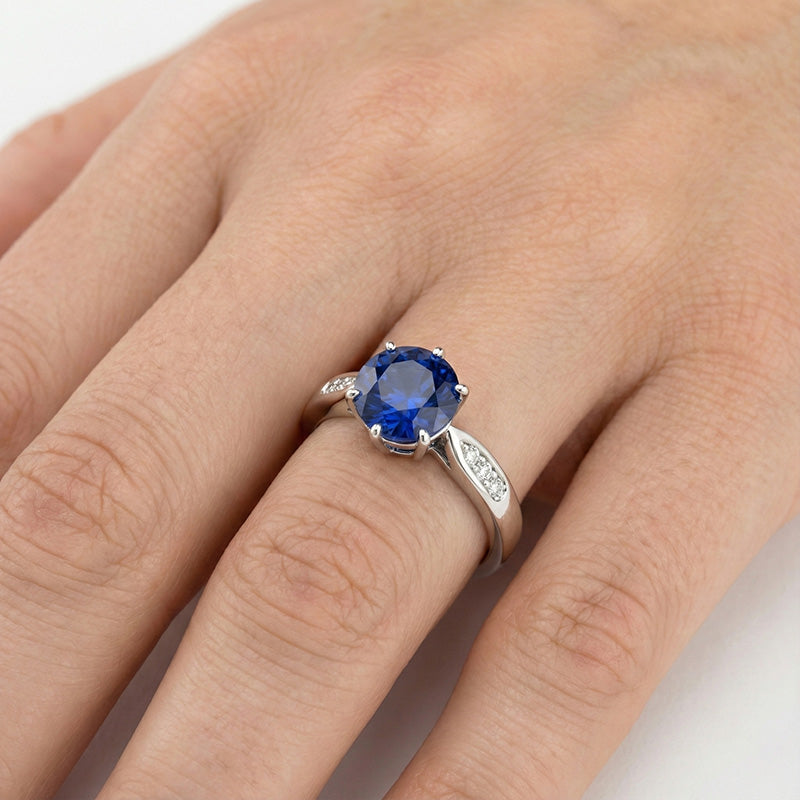 1,80 Karat blauer Ceylon-Saphir mit Aus der Erde Abgebauter Natürlicher Diamanten Ring Weißgold 14K