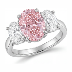 Rosa Verlobungsring 2,5 Karat im Labor gezüchteter ovaler Diamant Dreistein 14 Karat Weißgold