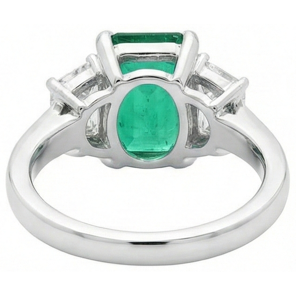 2.50 Karat Grüner Smaragd und Aus der Erde Abgebauter Natürlicher Diamant 3 Steine Ring Weißgold 14K