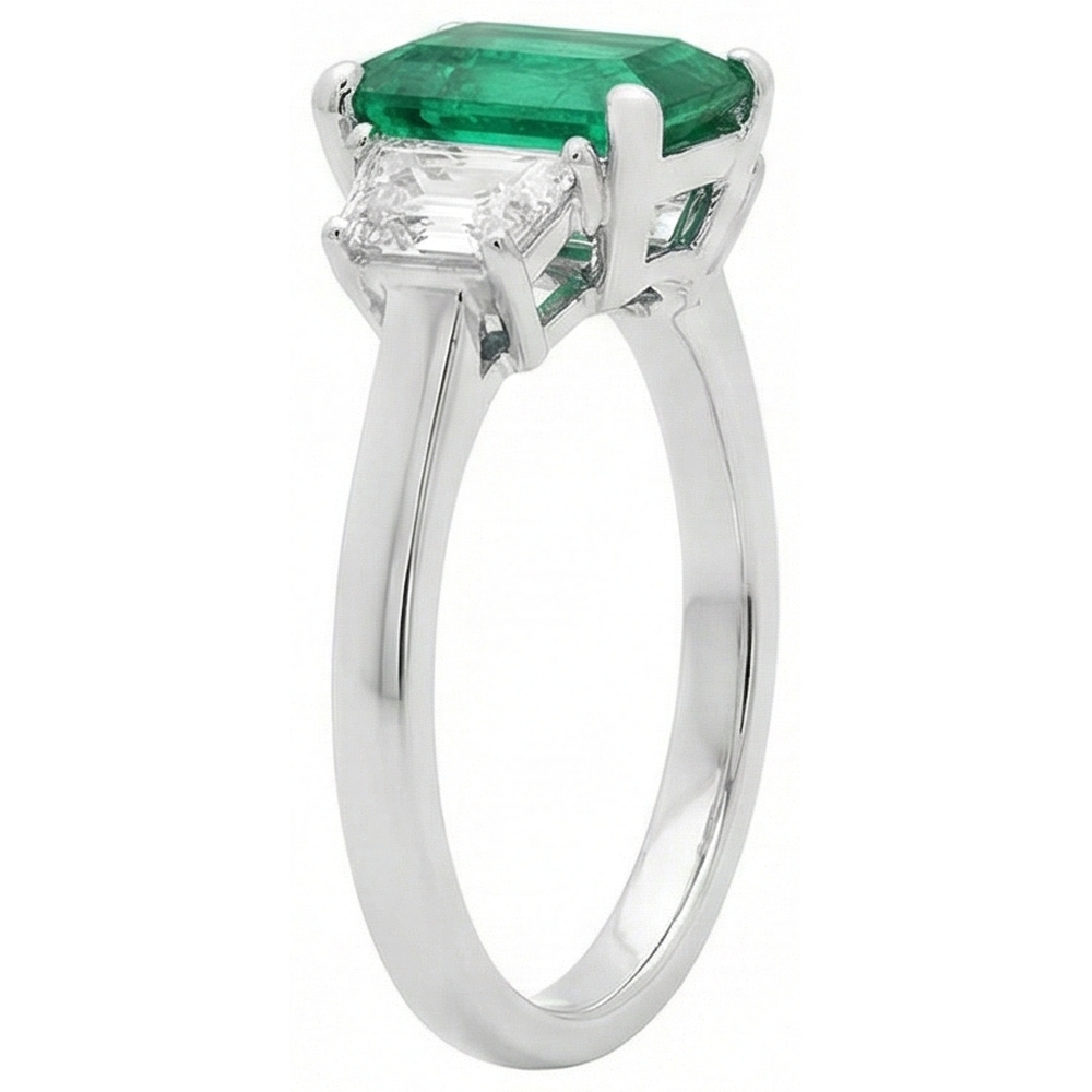 2.50 Karat Grüner Smaragd und Aus der Erde Abgebauter Natürlicher Diamant 3 Steine Ring Weißgold 14K
