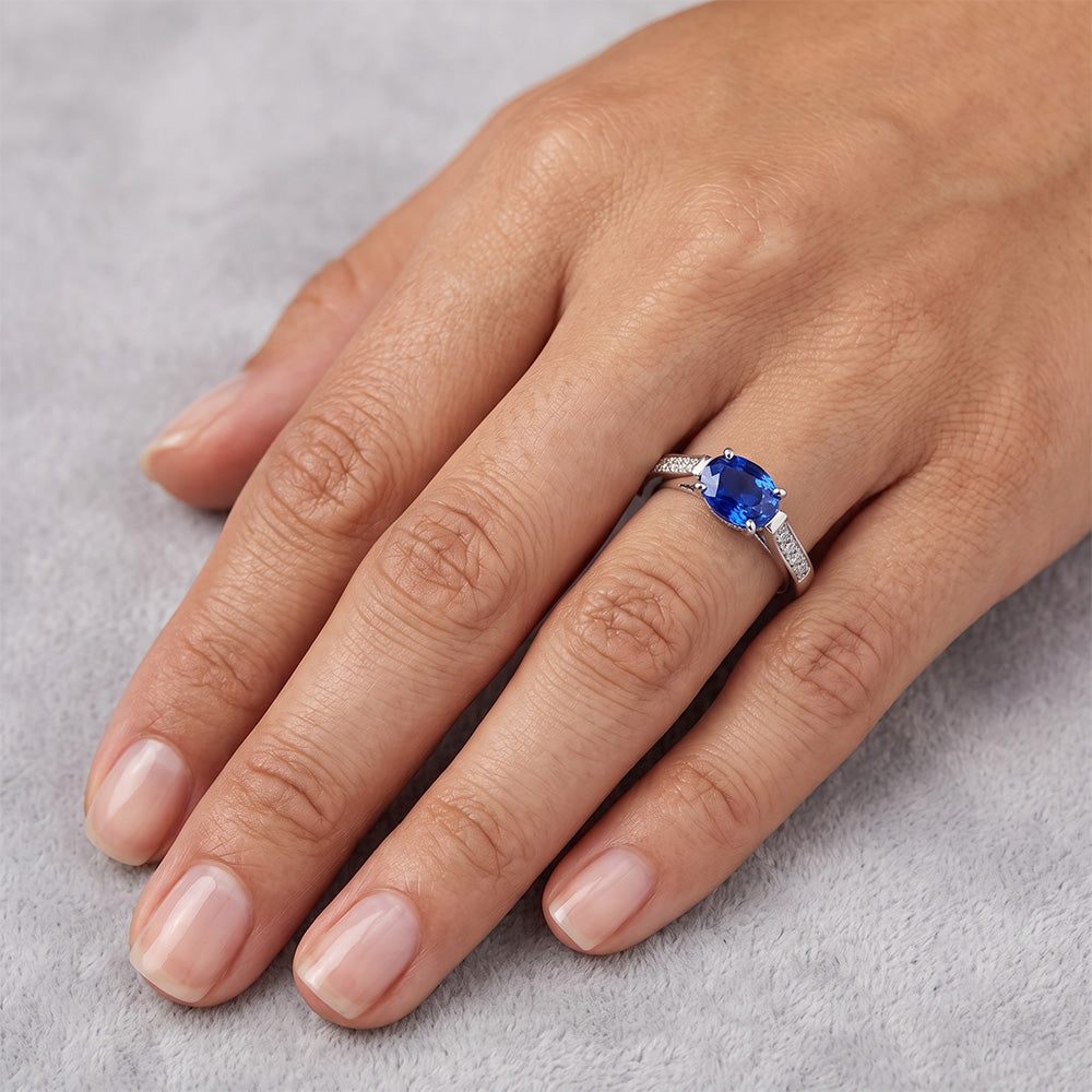 2.60 Kt Ovaler Sri Lanka Saphir Aus der Erde Abgebauter Natürlicher Diamanten Ring 14K Weißgold