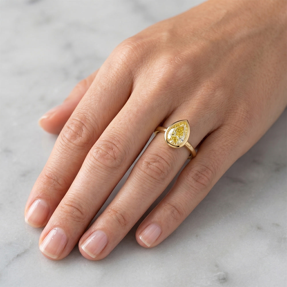 2 Karat Kanariengelber Diamant Antragsring in 14 Karat Gelbgold