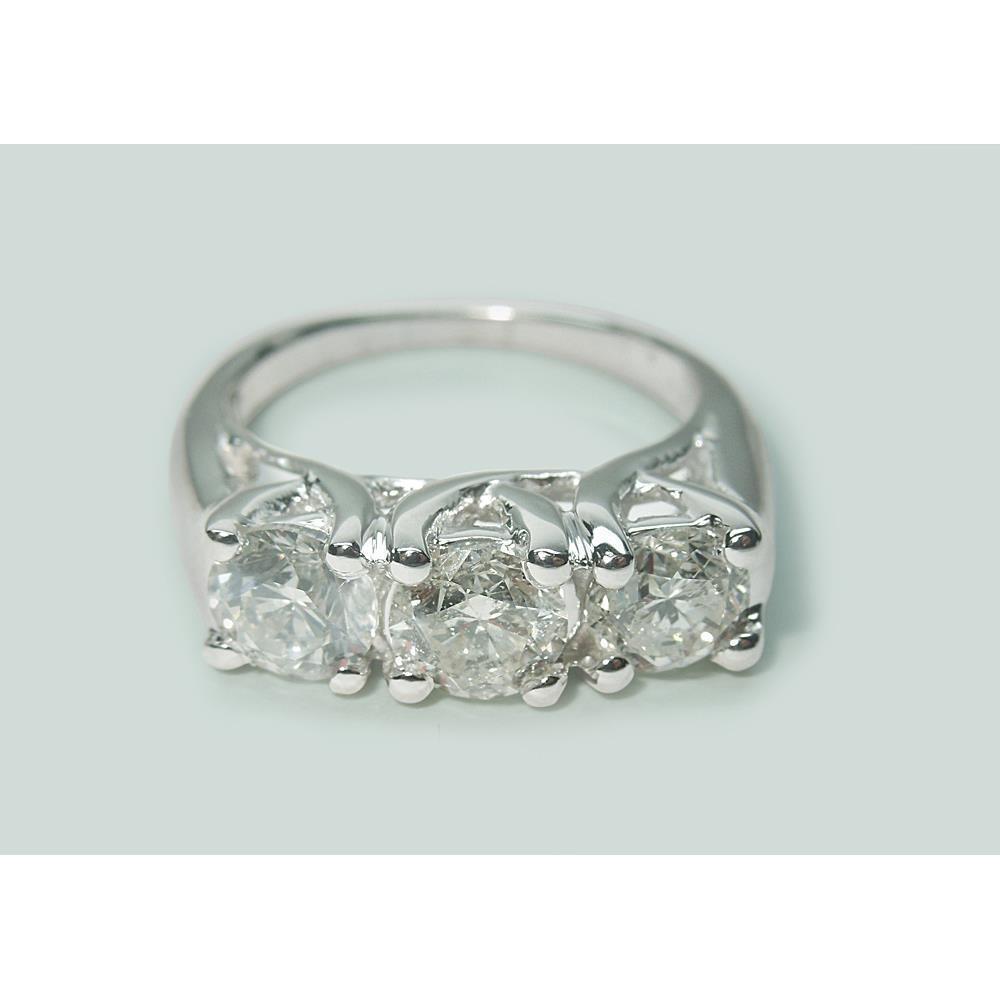 2,25 ct. Runder Echt Diamant Drei-Steine-Ring im Lucida-Stil Weißgold Neu