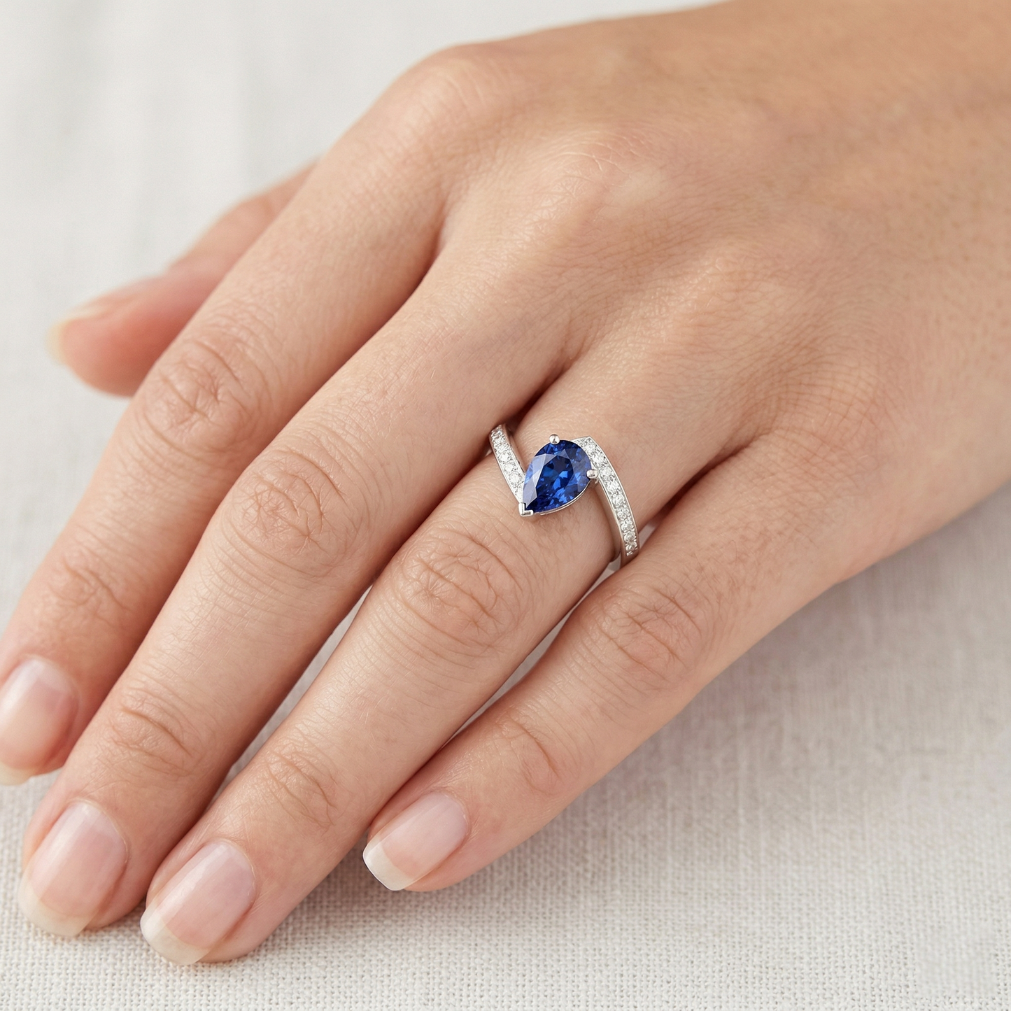 2 Ct spannungsähnlicher Saphirring