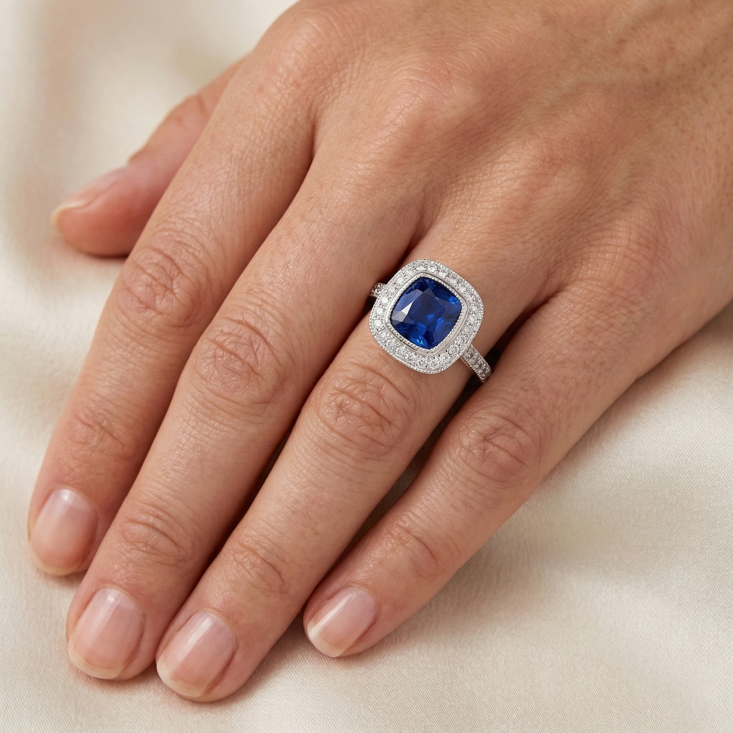 2 Kt. Cushion Cut Ceylon Saphir Und Aus der Erde Abgebauter Natürlicher Diamant Ring Weißgold 14K