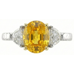 3 Stein 4,50 ct. Ovaler Ring mit gelbem Saphir und Aus der Erde Abgebauter Natürlicher Diamanten Weißgold