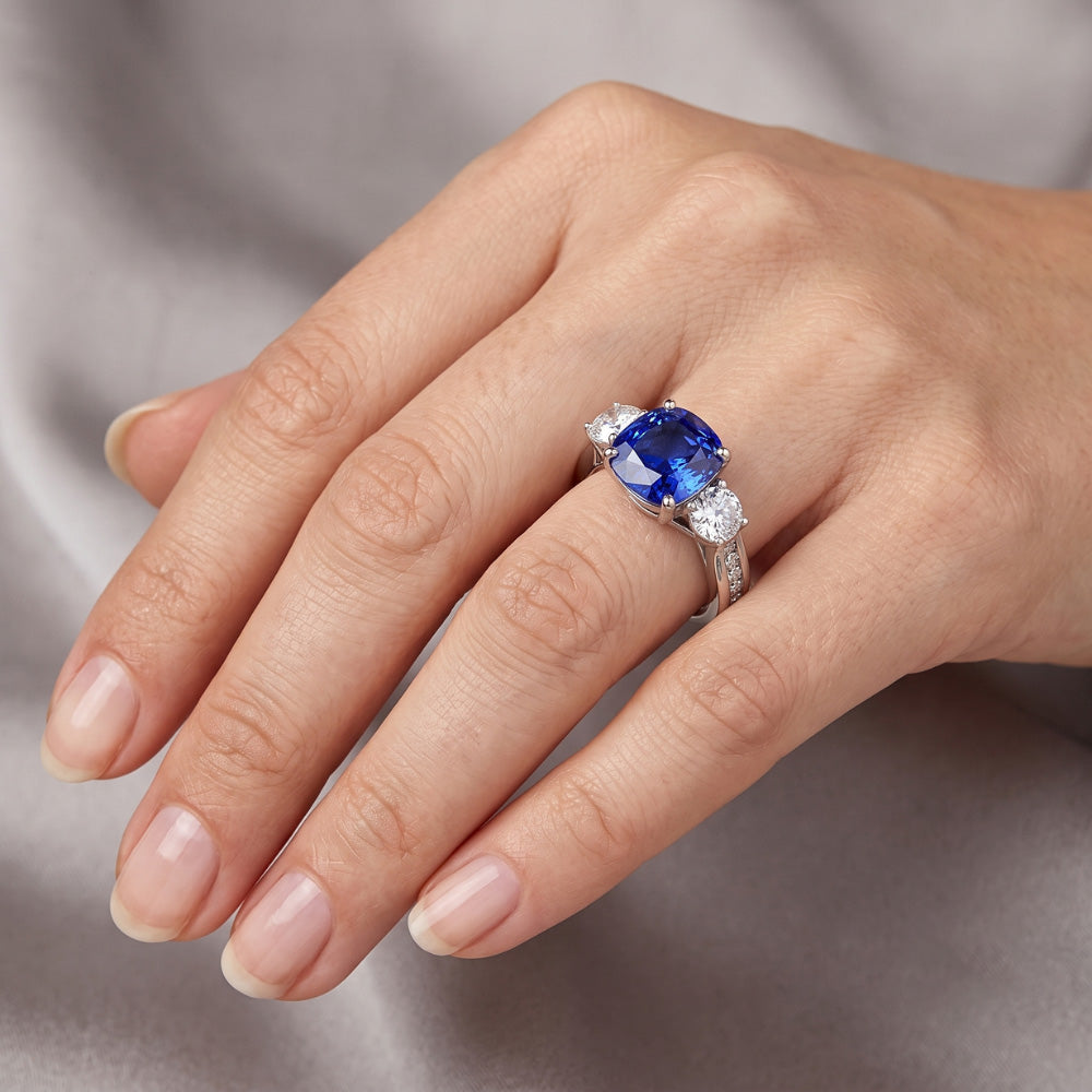 3 Steine Edelstein Ring Kissen Saphir & Natürlicher Diamant ( nicht im Labor gezüchtet )en 3,50 Karat