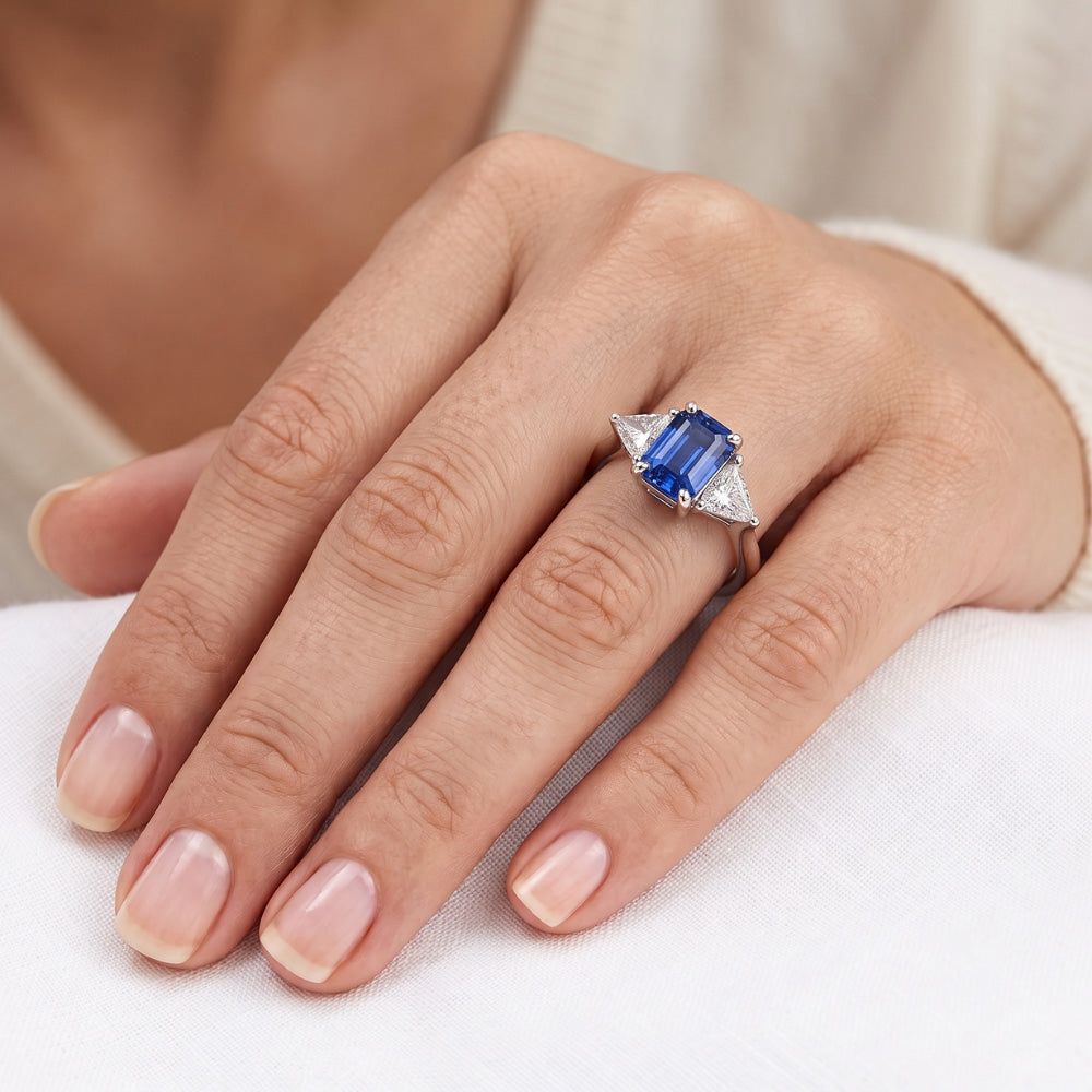 3 Steine Ring Blauer Saphir Smaragd & Trillion Natürlicher Diamant ( nicht im Labor gezüchtet )en 2,50 Karat
