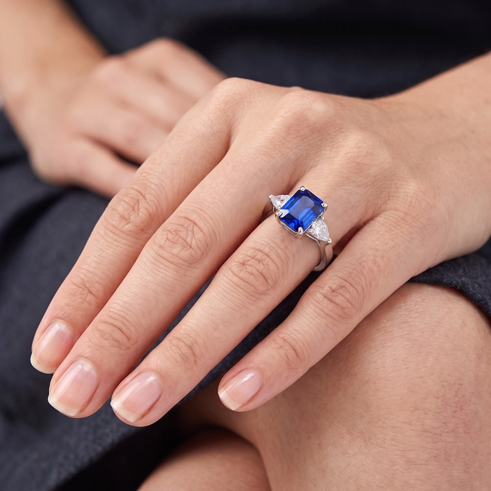 3 Steine Ring Strahlender Saphir & Trillion Natürlicher Diamant ( nicht im Labor gezüchtet )en Schmuck 2,50 Karat