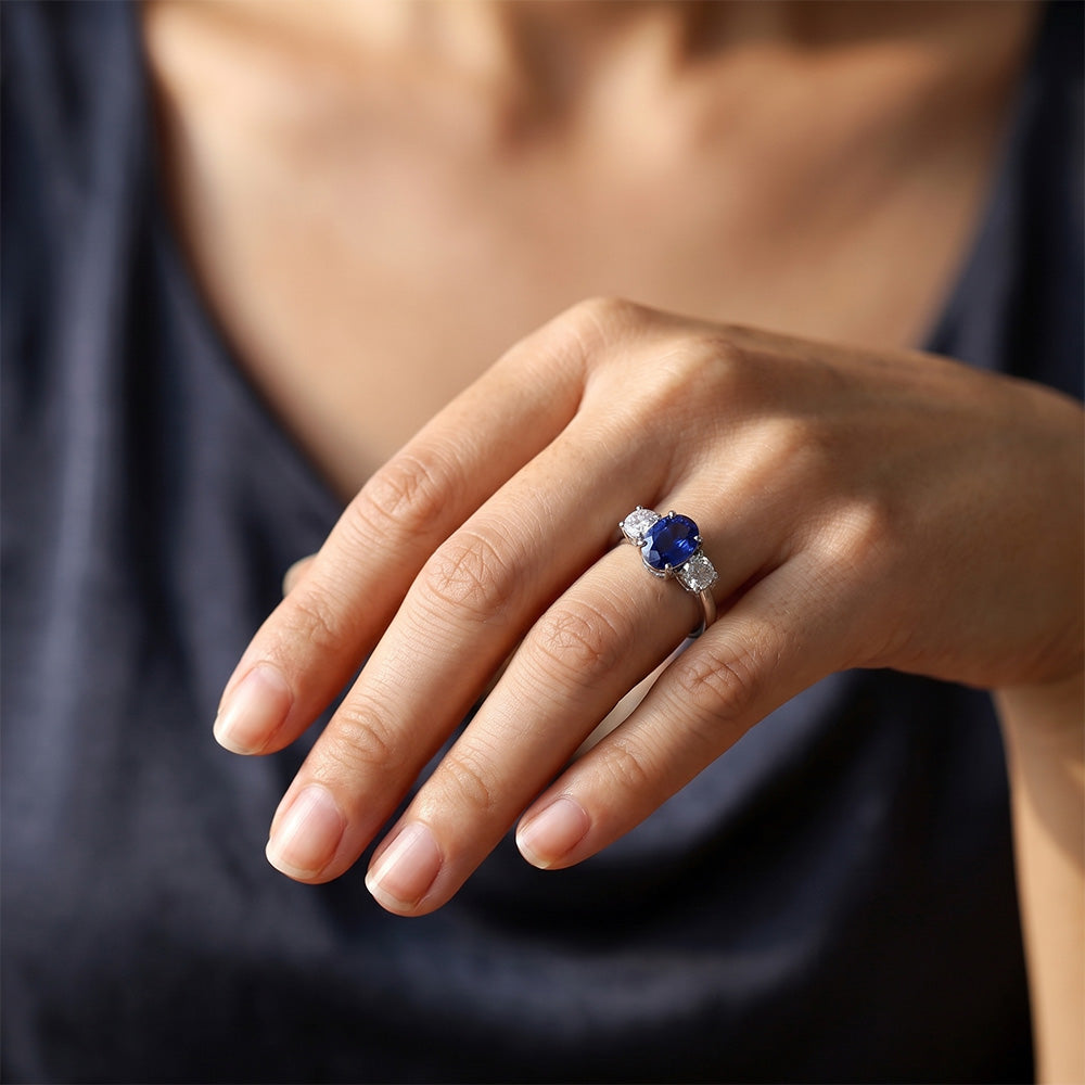 3 Steine Saphir und Aus der Erde Abgebauter Natürlicher Diamanten Ring Jubiläum 14K Gold