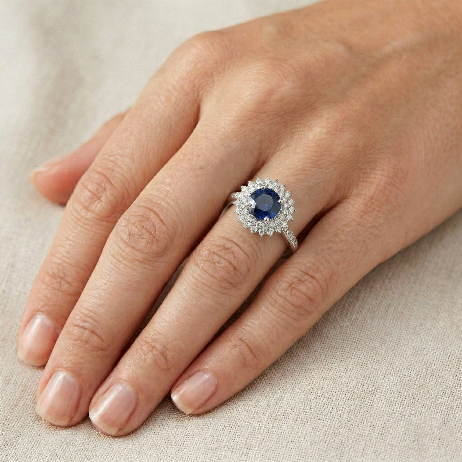 echter round diamant 1.50Karat ring auf Weiß