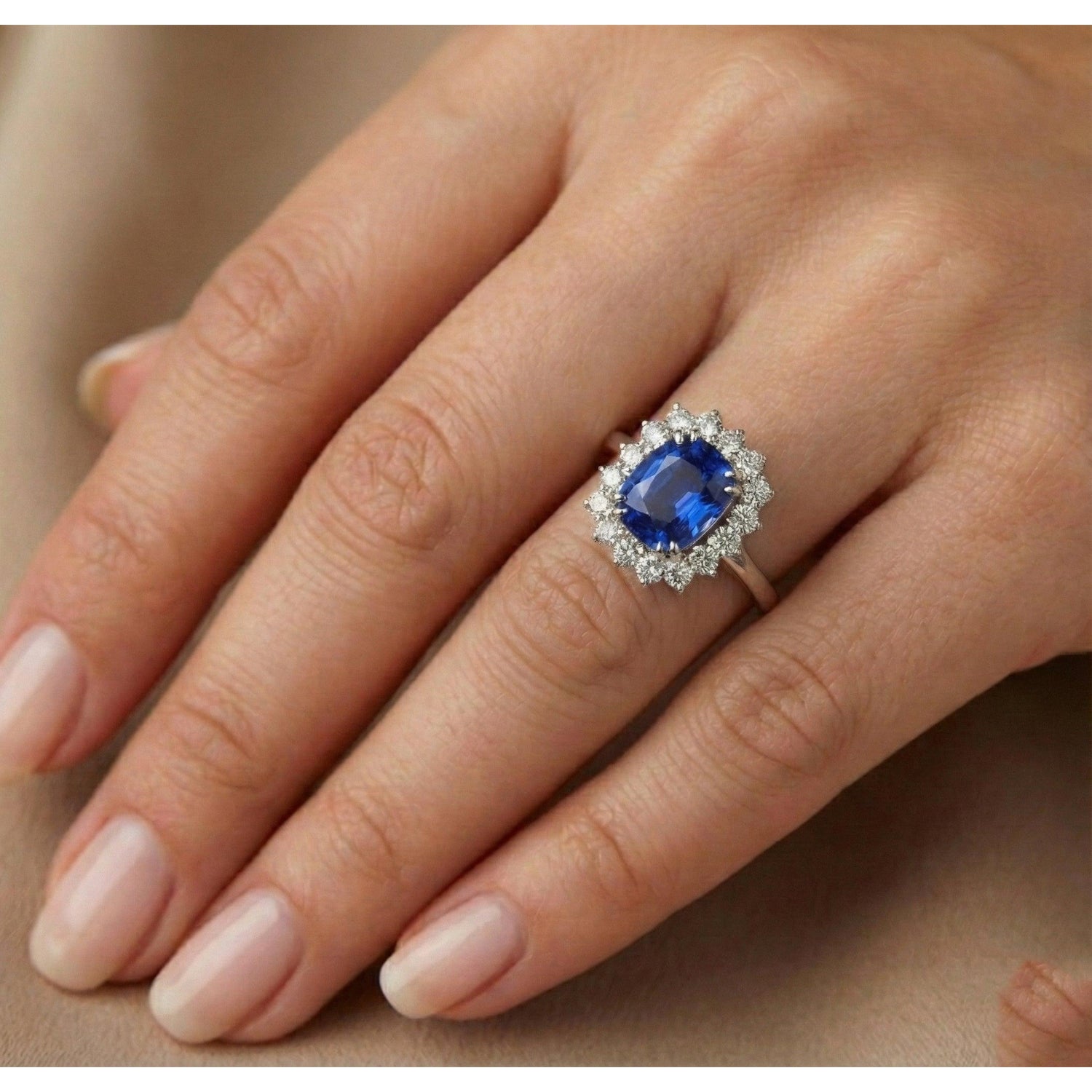 echter round diamant 3.75Karat ring auf Weiß