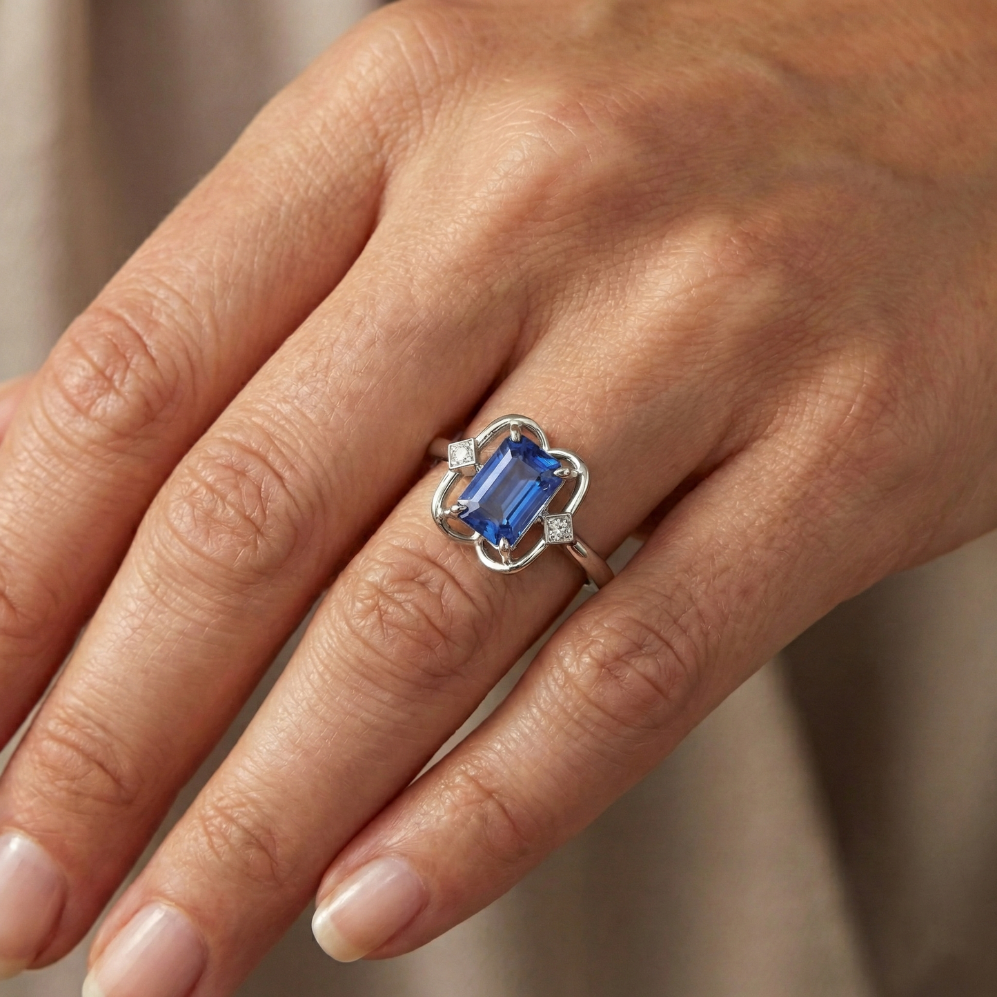 3 Steine Smaragd Saphir Ring Lünette Set Runde Natürlicher Diamant ( nicht im Labor gezüchtet )en 1,75 Karat