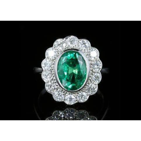 3.75 Karat Ovaler Grün Smaragd Mit Diamant-Verlobungsring Weißgold 14Kbr