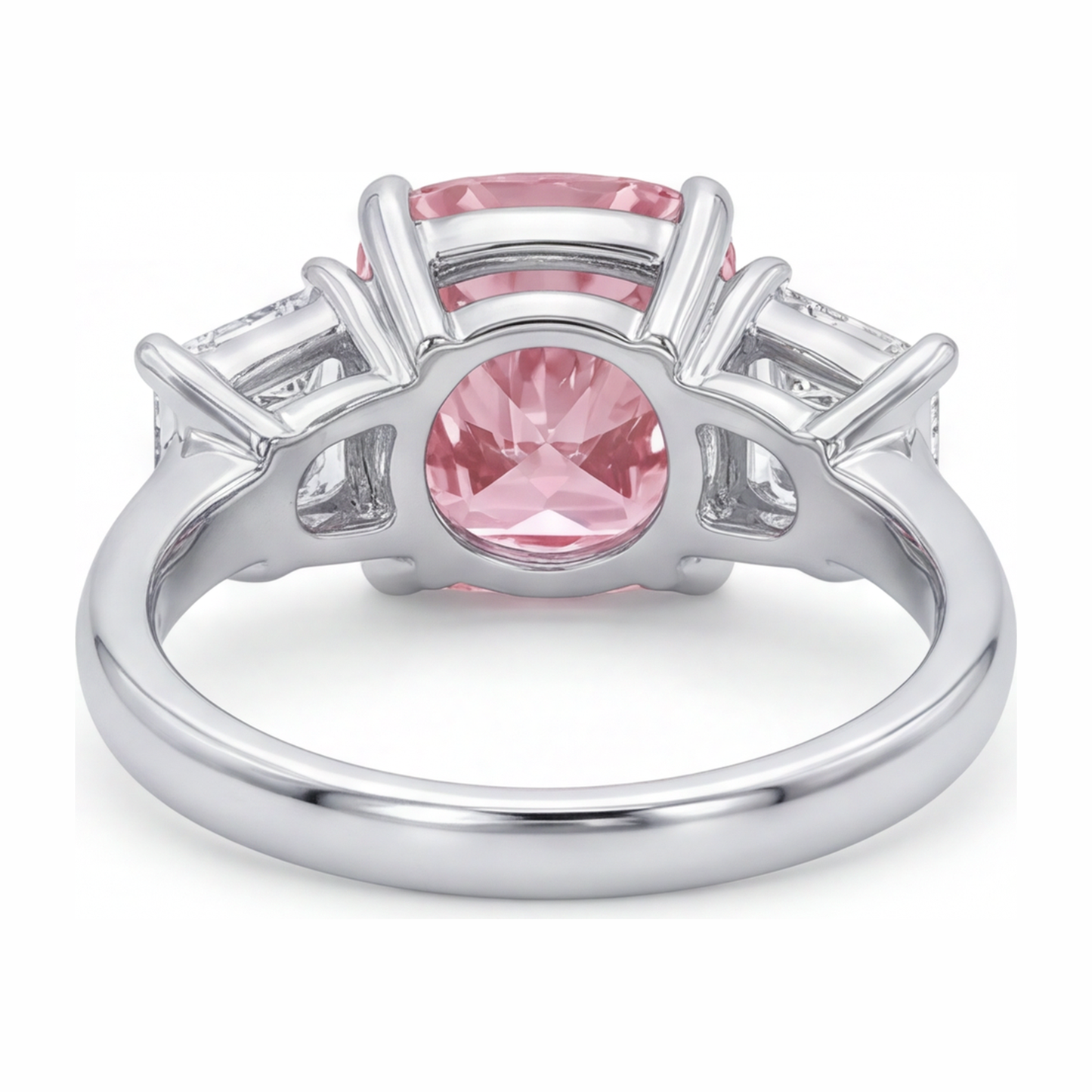 Rosa Verlobungsring 5,5 Karat im Labor gezüchteter Diamant im Kissenschliff Drei-Stein 14 Karat Weißgold