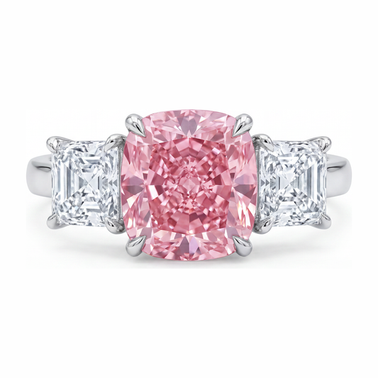 Rosa Verlobungsring 5,5 Karat im Labor gezüchteter Diamant im Kissenschliff Drei-Stein 14 Karat Weißgold