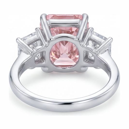 Verlobungsring mit rosa Stein, 5,5 Karat im Labor gezüchteter Diamant im Radiant-Schliff, Drei-Kathedralen-Design, 14 Karat Weißgold