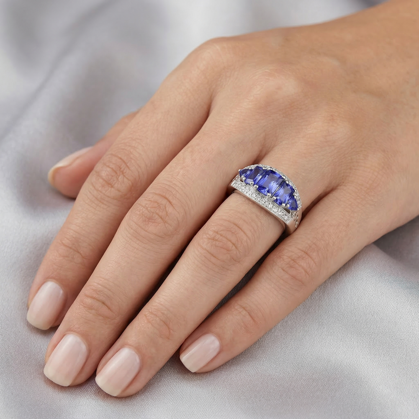 5.51 Karat Sri Lankan Saphir Aus der Erde Abgebauter Natürlicher Diamanten Schöner Ring Weißgold 14K
