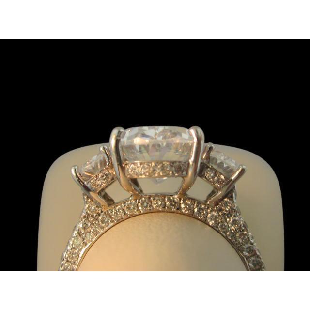 5,25 ct. Ovaler Natürliche Diamanten-Verlobungsring mit drei Steinen Neu