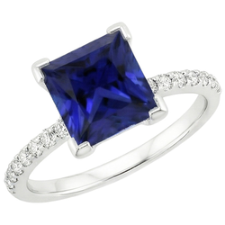 5,50 Karat Solitaire Princess Blue Saphir mit Akzenten Pave Setting