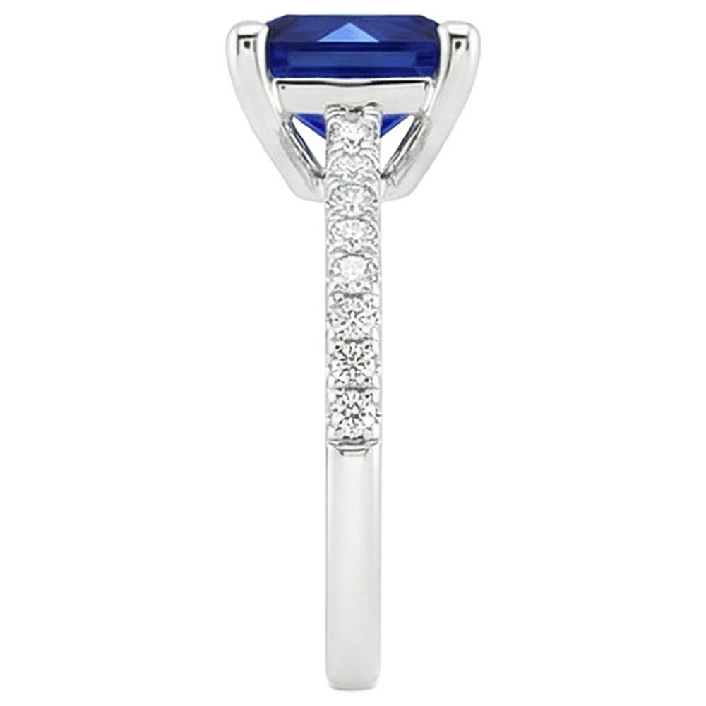 5,50 Karat Solitaire Princess Blue Saphir mit Akzenten Pave Setting