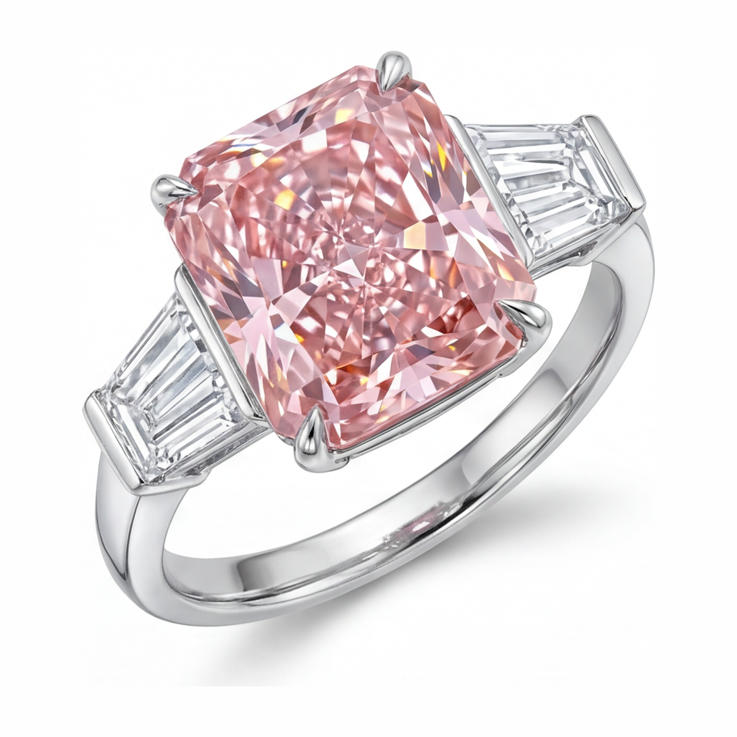 Pinkfarbener Diamantring 6 Karat im Labor gezüchtet Radiant-Schliff Drei Steine Kathedral-Fassung 14 Karat Weißgold