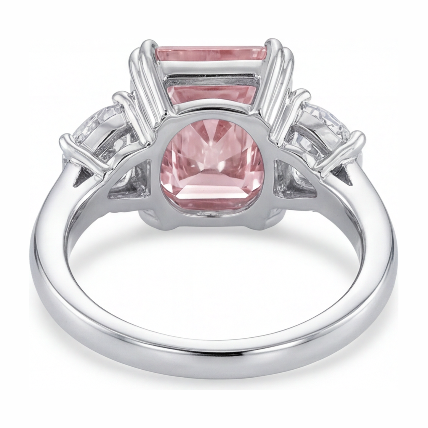 Pinkfarbener Diamantring 6 Karat im Labor gezüchtet Radiant-Schliff Dreistein Schlicht 14 Karat Weißgold