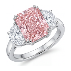Pinkfarbener Diamantring 6 Karat im Labor gezüchtet Radiant-Schliff Dreistein Schlicht 14 Karat Weißgold