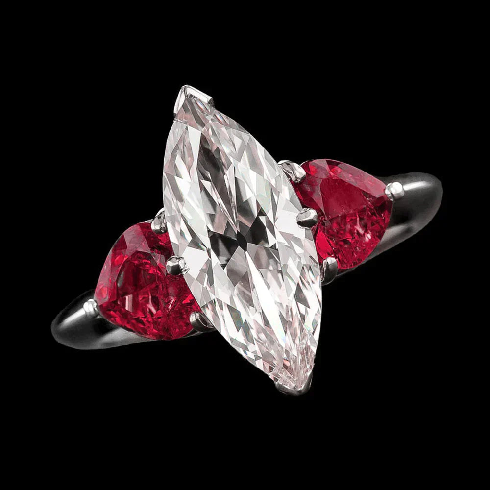 6 ct Marquise-Diamantring mit Rubinen