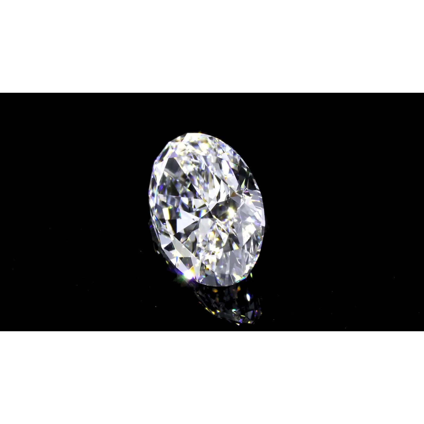 Oval-Schliff Brillant Ring in Gold – Hauptansicht