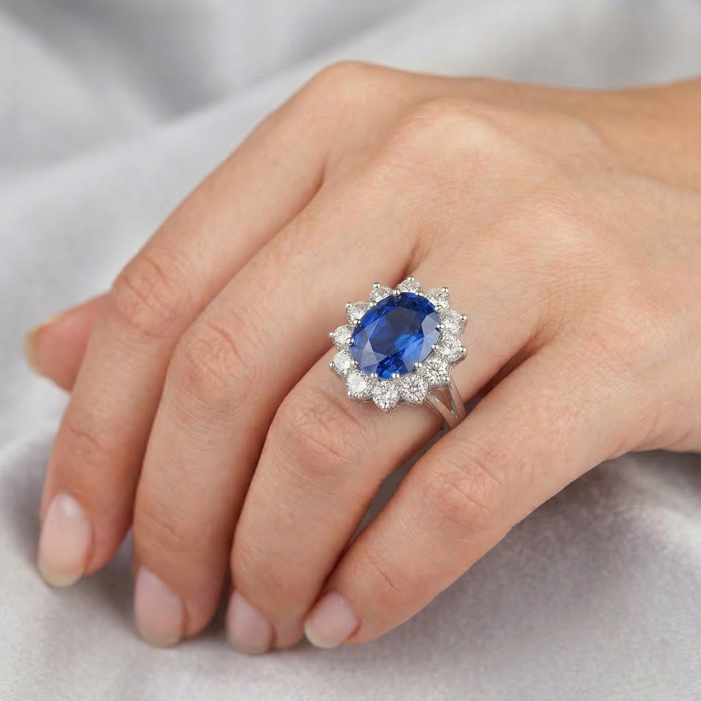 6.50 Karat Blume Sri Lanka Saphir Ring Aus der Erde Abgebauter Natürlicher Diamant Weißgold 14K