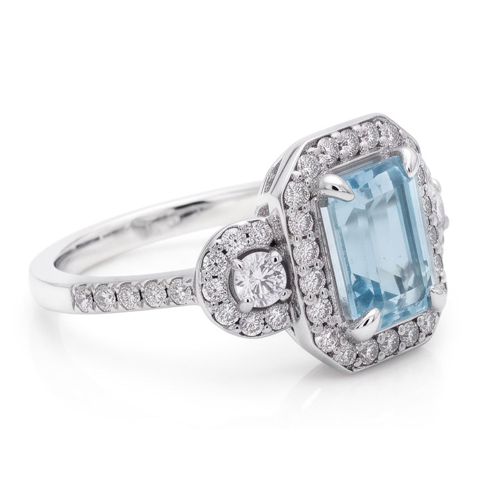 6,25 ct Smaragdschliff Aquamarin und kleine Aus der Erde Abgebauter Natürlicher Diamanten Ring Weißgold