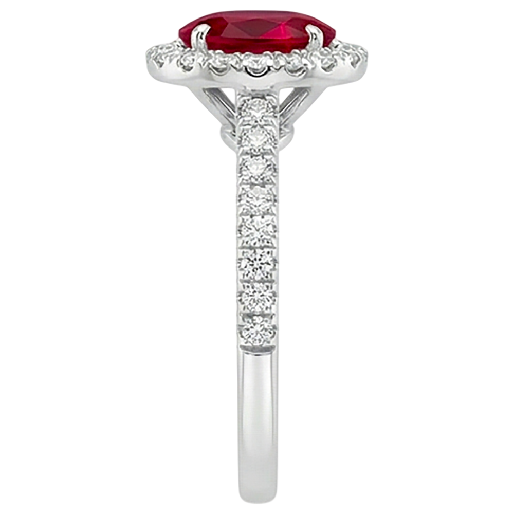 7.35 Karat Ovaler Rubin mit runden Aus der Erde Abgebauter Natürlicher Diamanten Ring Weißgold 14K