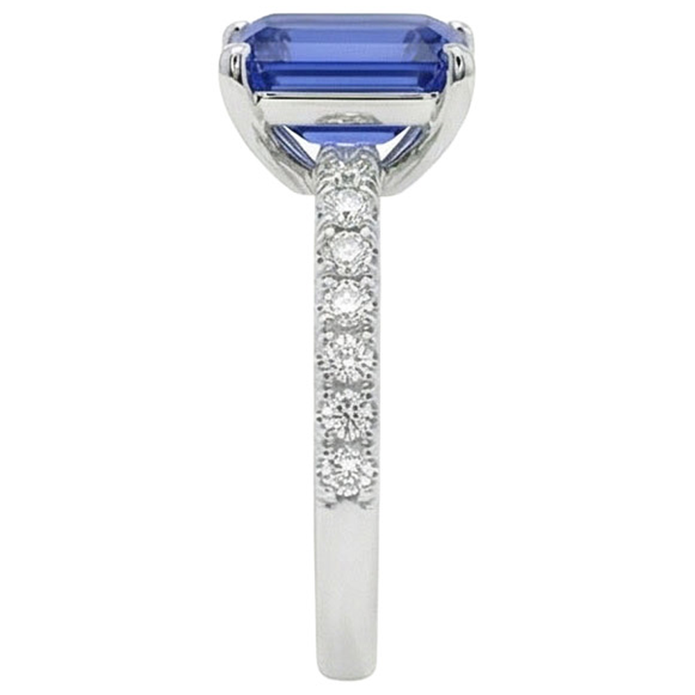 8 Carat blauer Saphirring mit Aus der Erde Abgebauter Natürlicher Diamanten