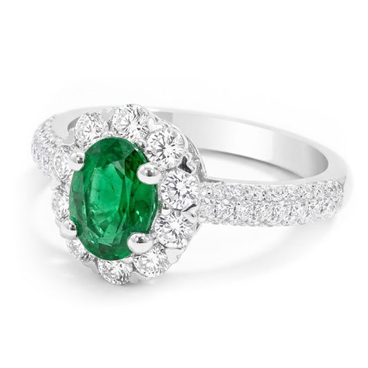 8 Karat Grüner Smaragd und Aus der Erde Abgebauter Natürlicher Diamanten Verlobungsring Weißgold 14K