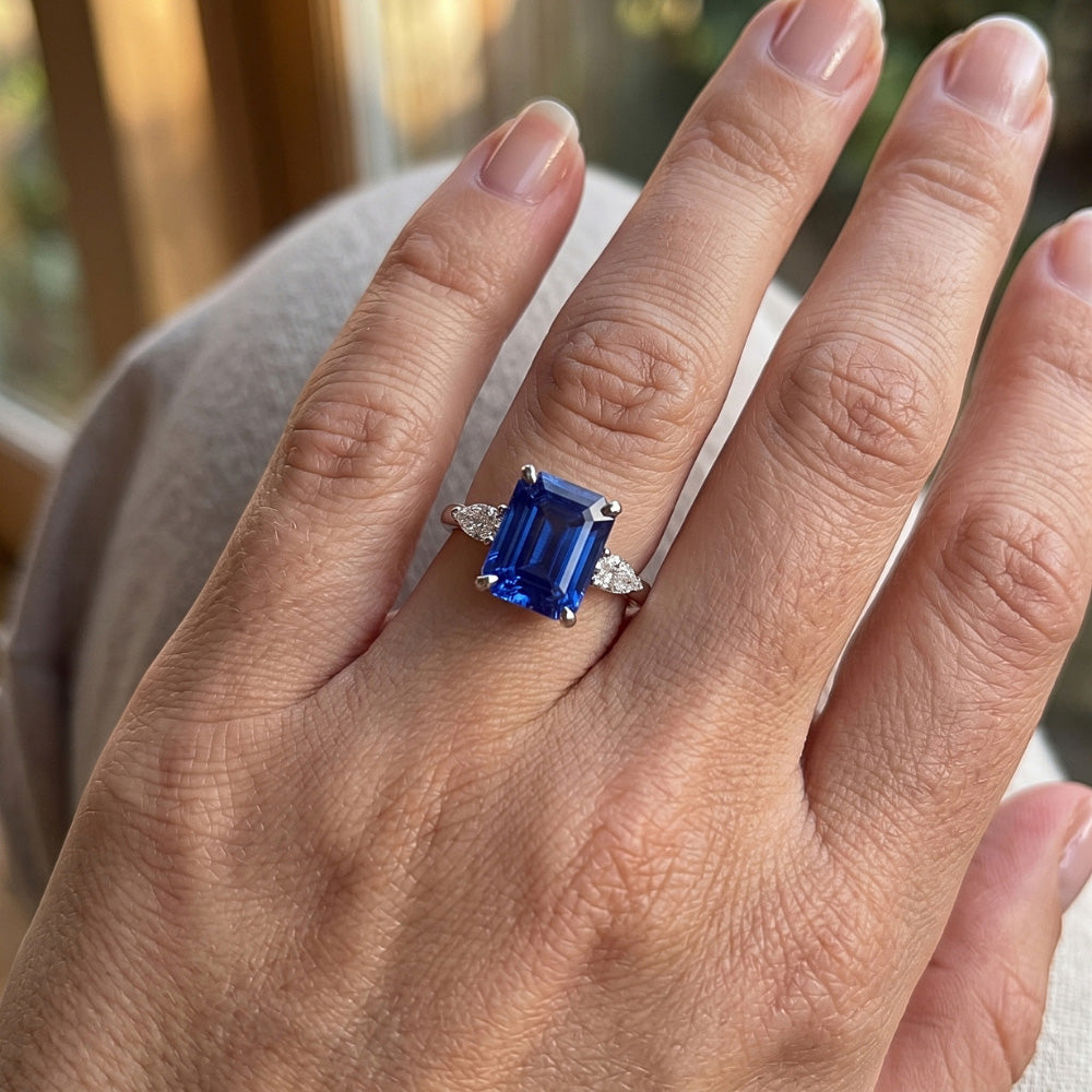 Aus der Erde Abgebauter Natürlicher Diamant 3 Steine Ring Smaragd Ceylon Saphir 3.50 Karat