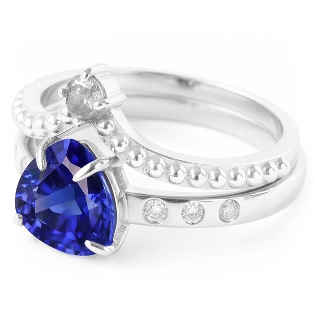 Aus der Erde Abgebauter Natürlicher Diamant-Ehering-Set Trillion natürlicher blauer Saphir 2 Karat