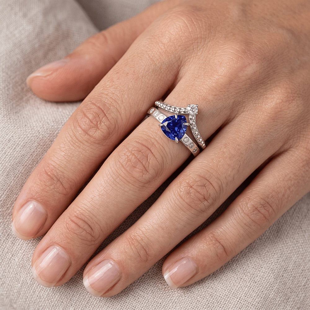 Aus der Erde Abgebauter Natürlicher Diamant-Ehering-Set Trillion natürlicher blauer Saphir 2 Karat