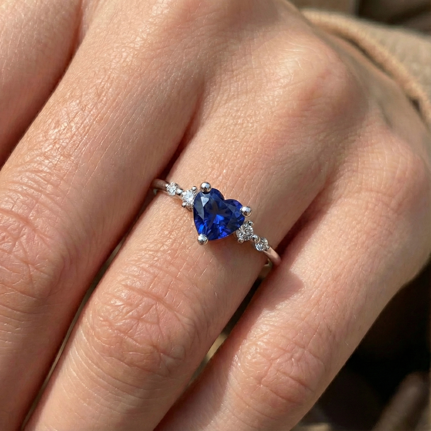 echter round diamant 1.25Karat ring auf Weiß