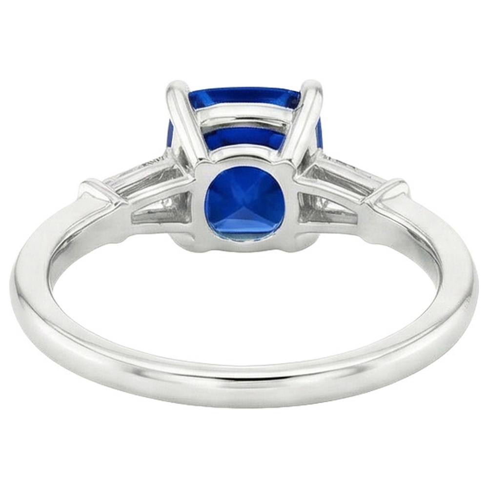 Blauer Kissen Saphir & Baguette Aus der Erde Abgebauter Natürlicher Diamanten 3 Stein Ring 2,75 Karat Neu