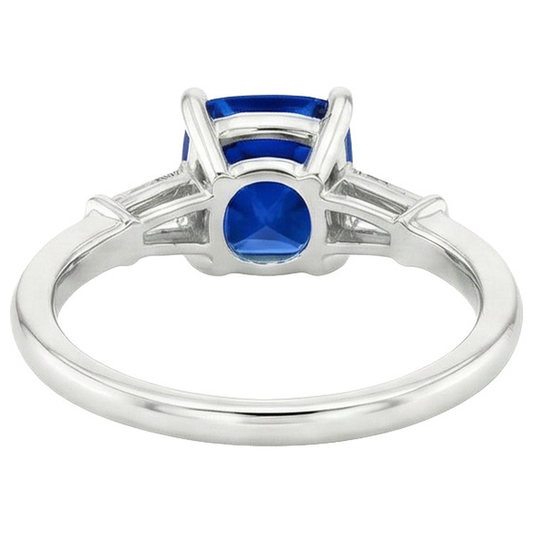 Blauer Kissen Saphir & Baguette Aus der Erde Abgebauter Natürlicher Diamanten 3 Stein Ring 2,75 Karat Neu