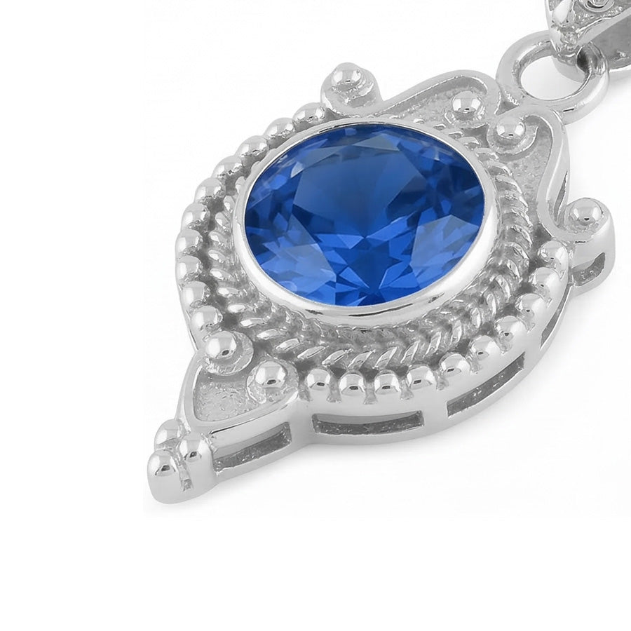 Blauer Saphir Anhänger im antiken Stil 8 Karat Weißgold 14K